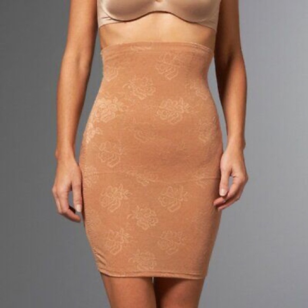 NWOT | Rhoda Shear | size S | Nude Jacquard Mesh Shaping Slip